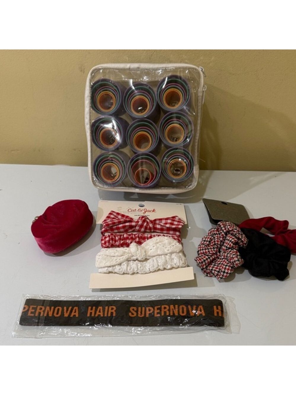 Miscellaneous Bundle of 5 Hair Accessories and a Coin mini pocket